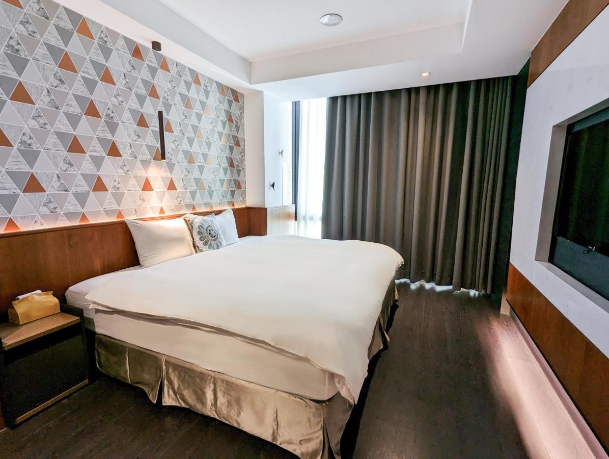 Check Inn Taichung Zhongshan Buitenkant foto