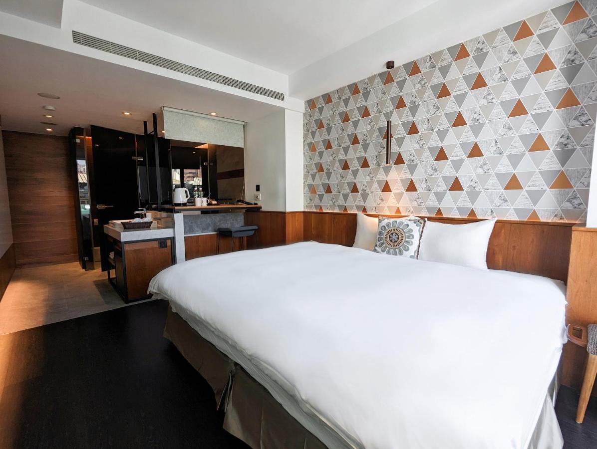 Check Inn Taichung Zhongshan Buitenkant foto