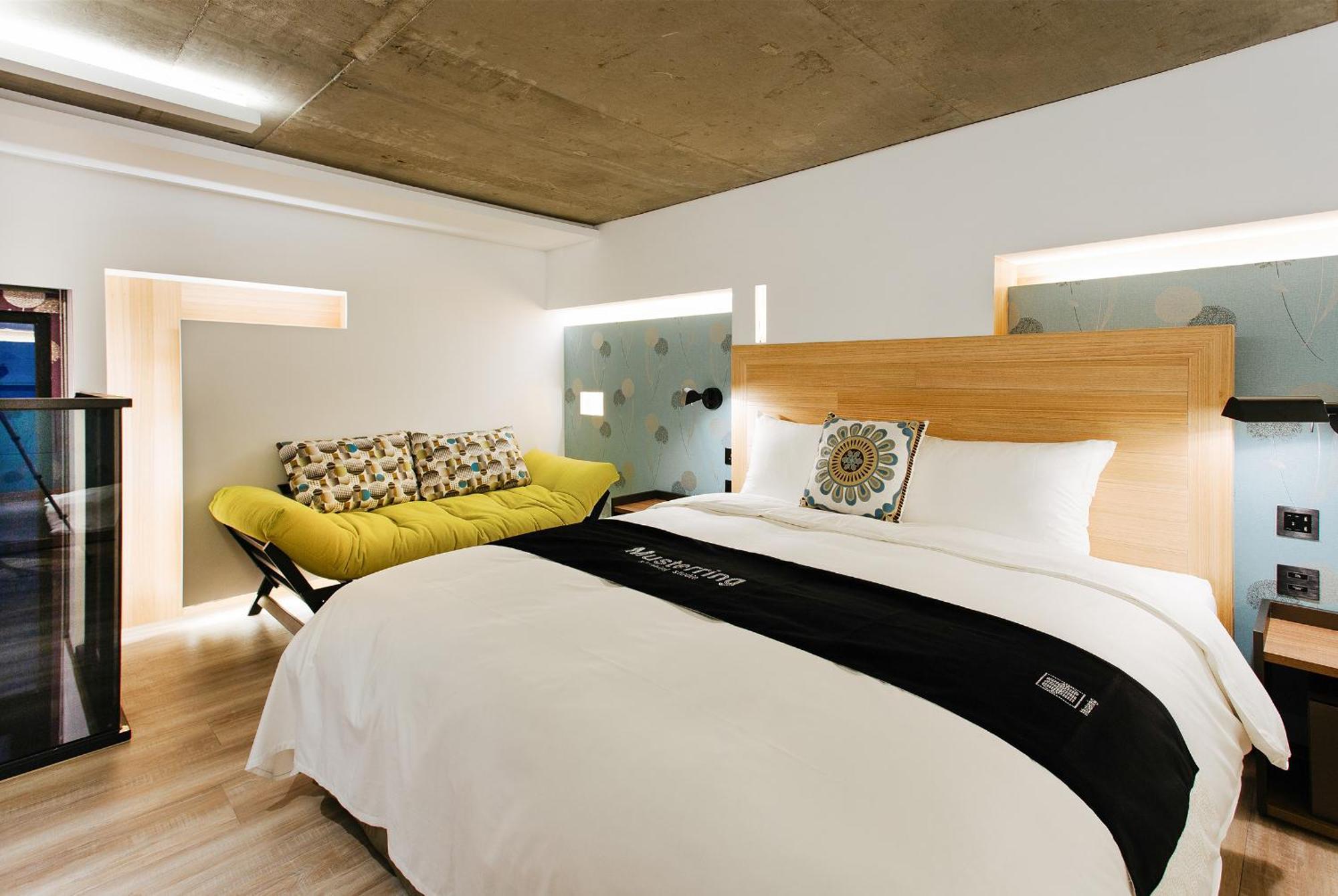Check Inn Taichung Zhongshan Buitenkant foto