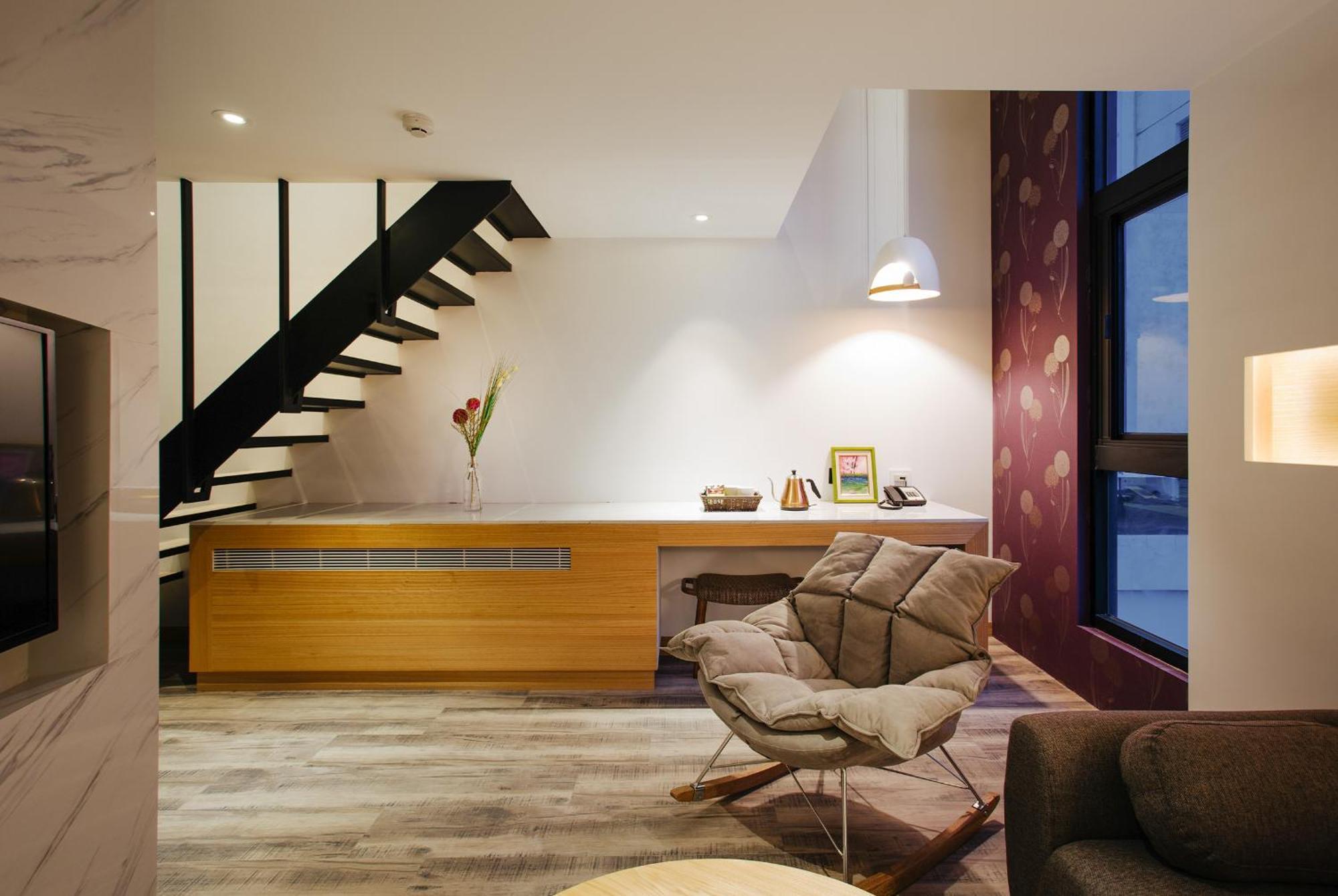 Check Inn Taichung Zhongshan Buitenkant foto