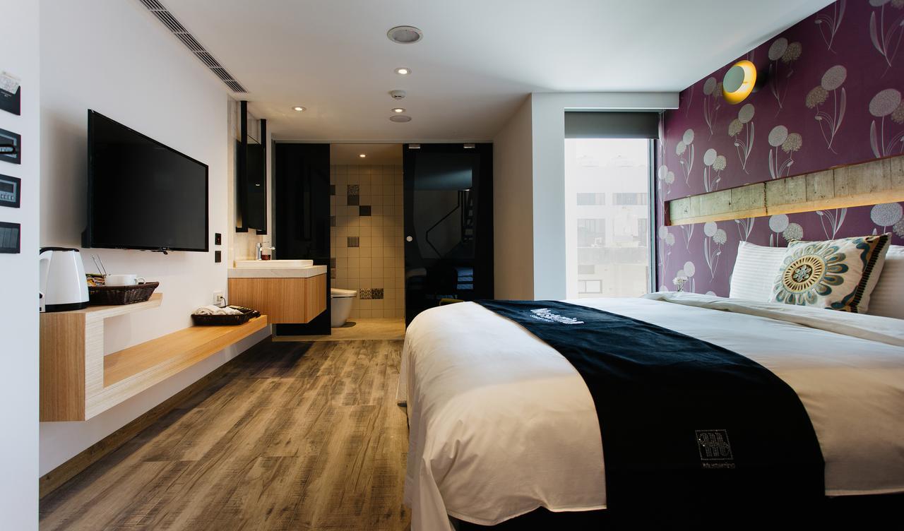 Check Inn Taichung Zhongshan Buitenkant foto