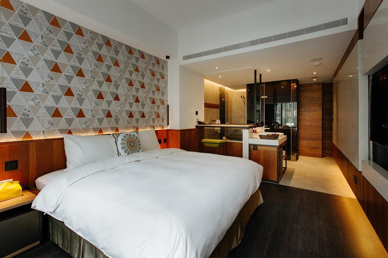 Check Inn Taichung Zhongshan Buitenkant foto