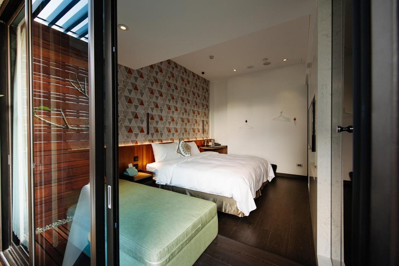 Check Inn Taichung Zhongshan Buitenkant foto